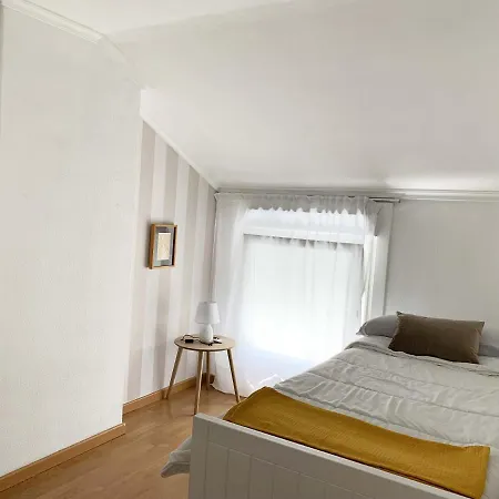 Apartman Atico En Calle Principe Recien Reformado Vigo