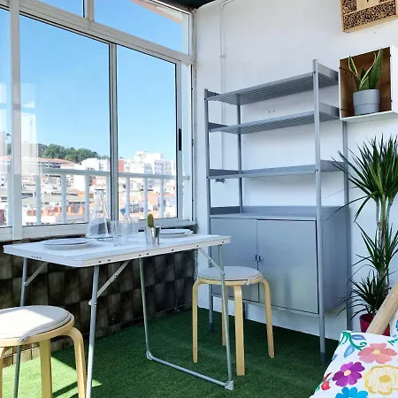 Apartman Atico En Calle Principe Recien Reformado Vigo